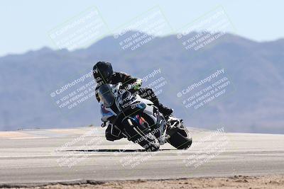 media/Oct-13-2025-Moto Forza (Mon) [[a66d839500]]/3-B Group/Session 4 (Turn 9)/